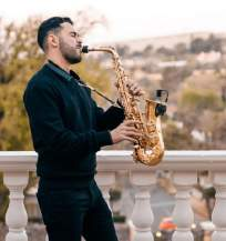 Live saxophone performance during the Westcliff guest experience
